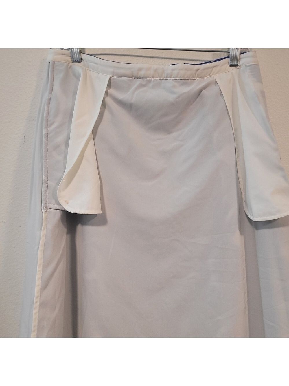 BCBGMaxAzria Jezebel Blue and White Pleated A-Line Midi Skirt Sz 10 - Picture 10 of 11